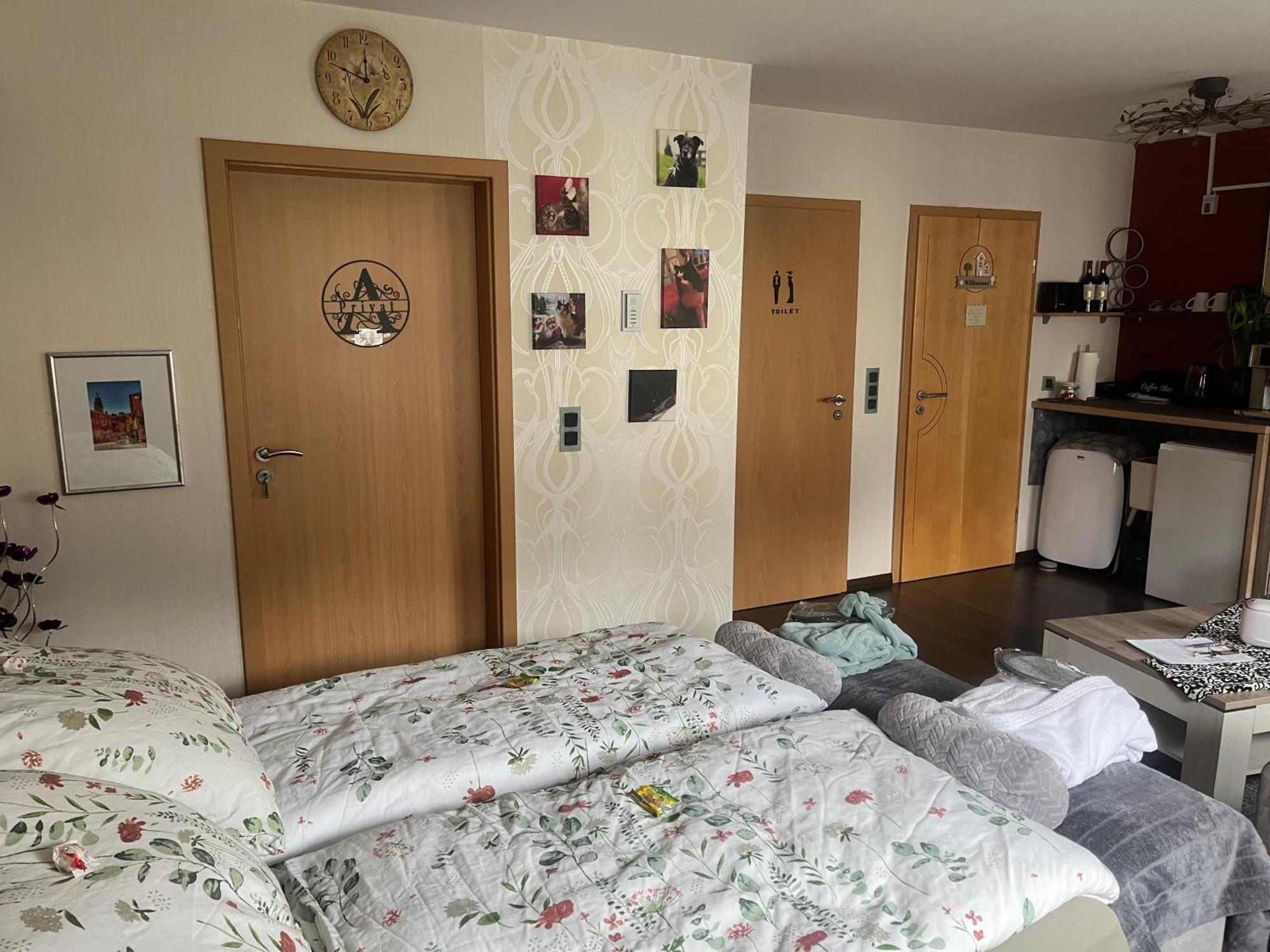 Gaestezimmer In Ratingen Bei Duesseldorf Mit Einem Hauch Luxus Екстериор снимка