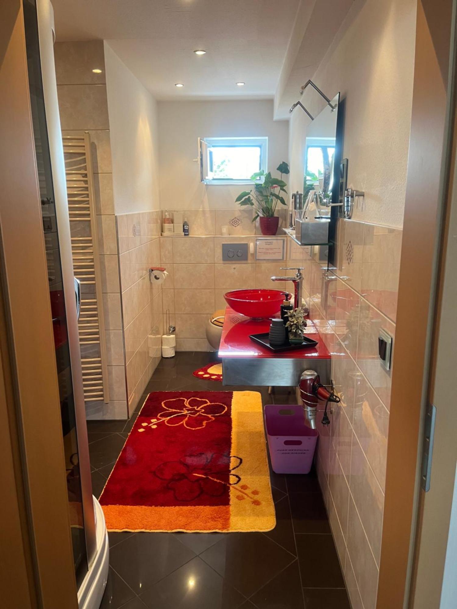 Gaestezimmer In Ratingen Bei Duesseldorf Mit Einem Hauch Luxus Екстериор снимка